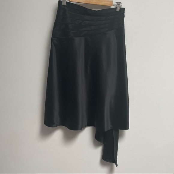 Marc Jacobs 100% silk skirt. - Picture 2 of 3